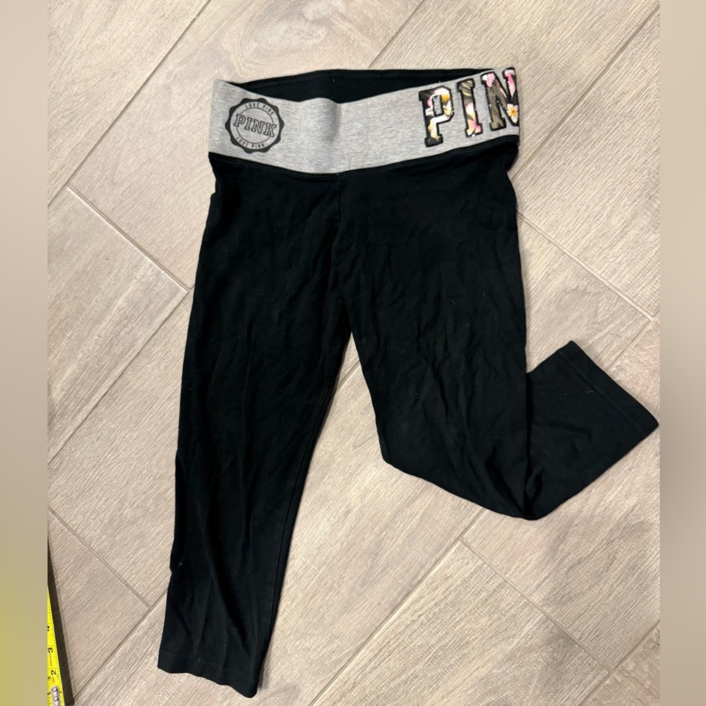 Victoria’s Secret PINK yoga capri leggings